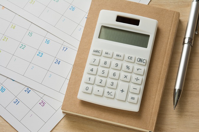 電卓・ペン・カレンダー